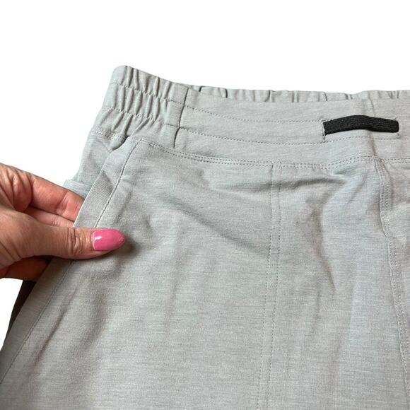 LUNYA LAHGO Restore Short Gray Pockets Stretch Lightweight Lounge Large NEW - Picture 5 of 10